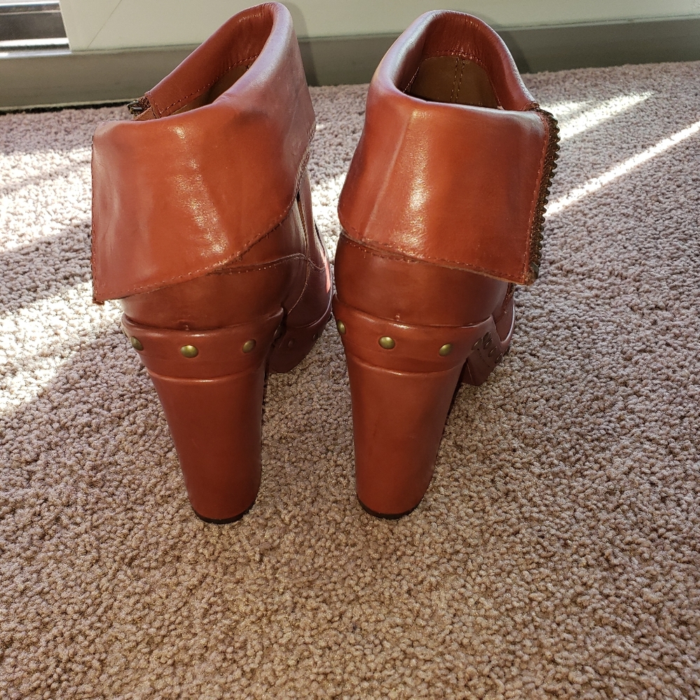NWOB Kork Ease Ryanne Bootie! - Picture 5 of 8